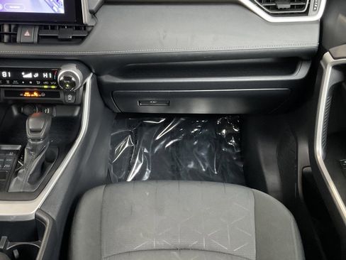 Used 2025 Toyota RAV4 XLE image 21