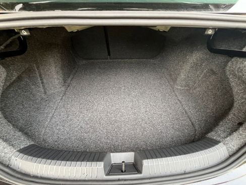 Used 2025 Volkswagen Jetta SE image 31