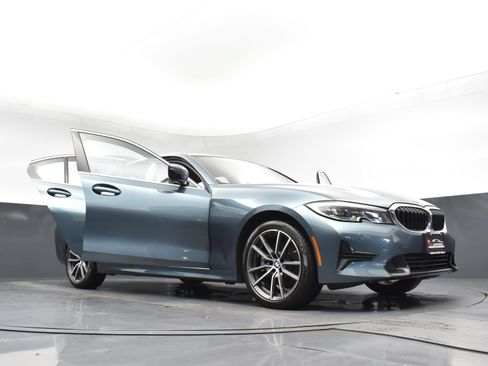 Used 2021 BMW 330i xDrive Sedan w/ Driving Assistance Package AWD/4WD image 35