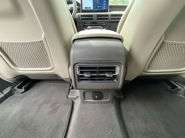 Used 2024 Lincoln Corsair Grand Touring AWD/4WD image 16