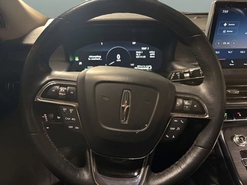 Used 2023 Lincoln Nautilus Standard image 9