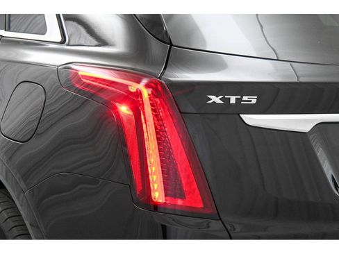 Used 2024 Cadillac XT5 Premium Luxury w/ LPO, Floor Liner Package AWD/4WD image 26