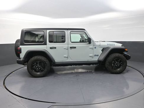 Used 2024 Jeep Wrangler Unlimited AWD/4WD image 11