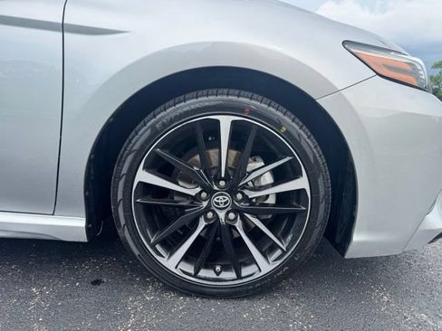 Used 2019 Toyota Camry XSE FWD image 9