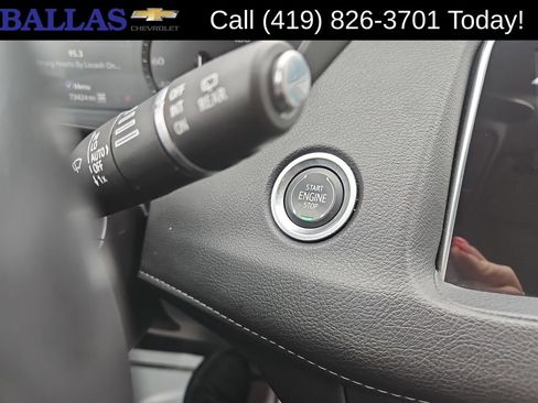 Certified 2023 Cadillac XT4 Premium Luxury AWD/4WD image 17