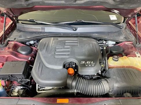Used 2018 Chrysler 300 S w/ 300S Premium Group AWD/4WD image 16