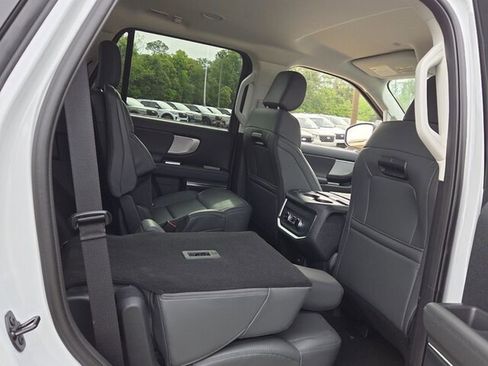 New 2026 Ford Expedition Active RWD image 15