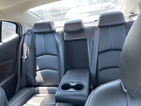 Used 2018 MAZDA MAZDA3 Touring FWD image 5