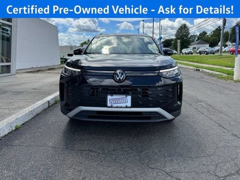 Certified 2026 Volkswagen Tiguan SE w/ Panoramic Sunroof Package AWD/4WD image 3