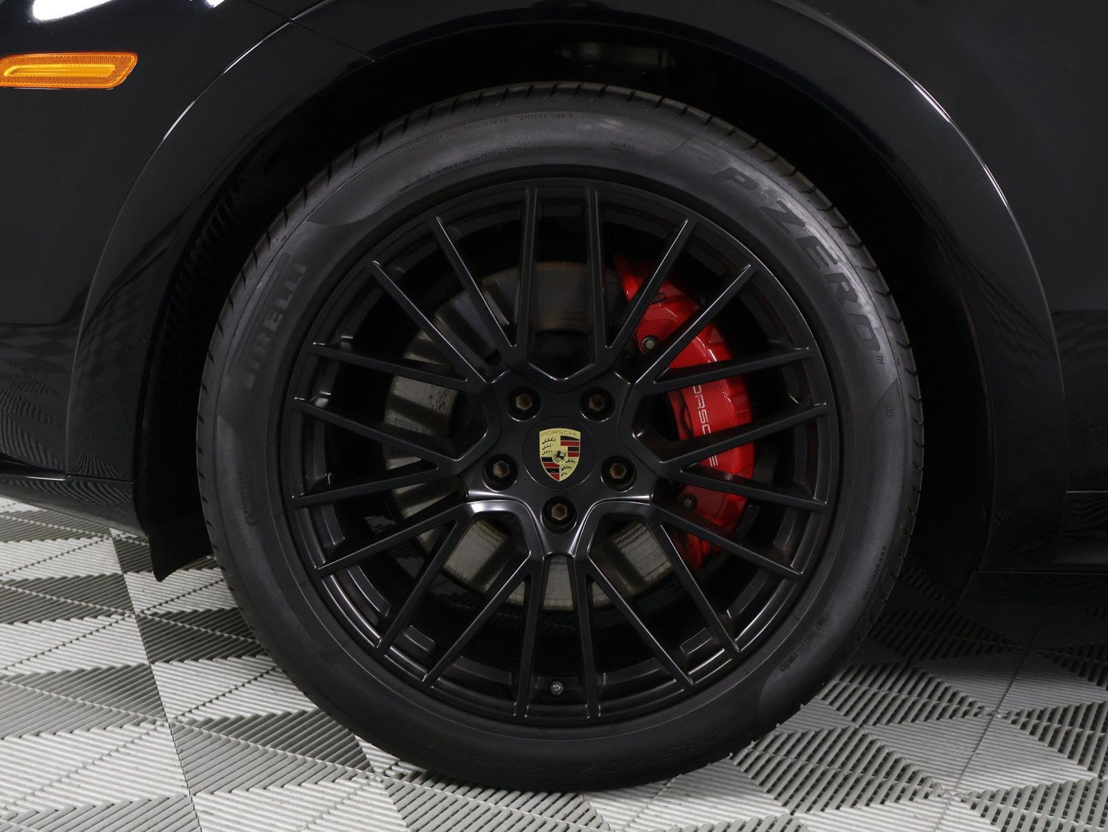 Certified 2023 Porsche Cayenne GTS AWD/4WD image 30