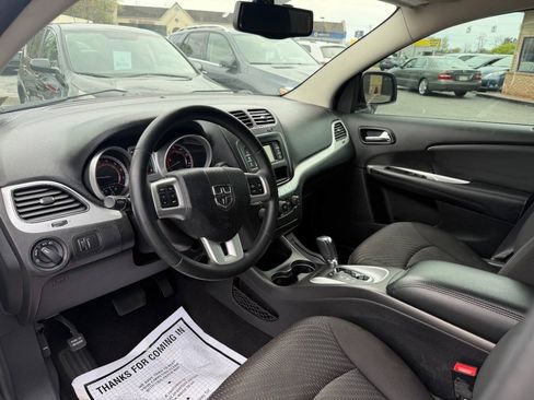 Used 2016 Dodge Journey SE w/ Flexible Seating Group FWD image 16