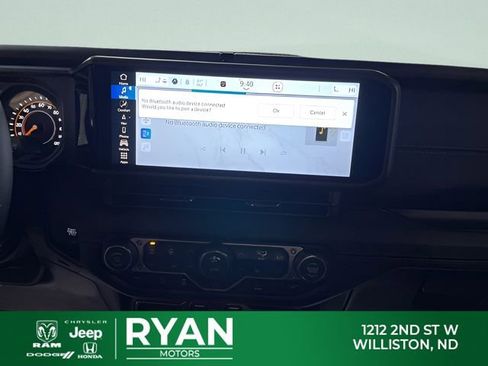 New 2026 Jeep Gladiator Mojave w/ Technology Group AWD/4WD image 25