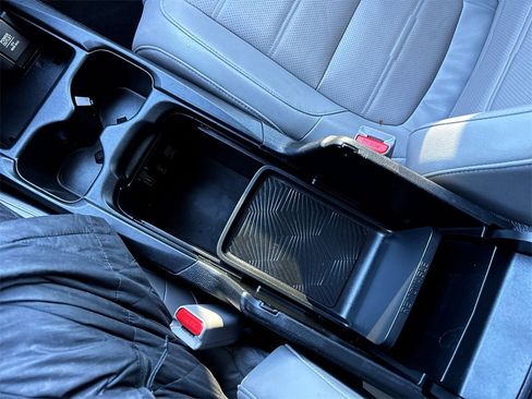 Used 2018 Honda CR-V Touring image 21