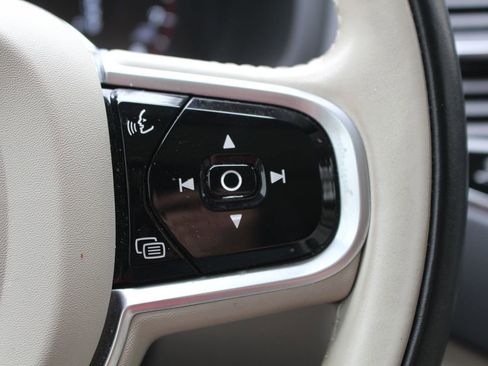 Used 2021 Volvo XC90 T6 Inscription image 23