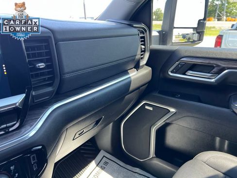 Used 2025 Chevrolet Silverado 2500 LTZ w/ LTZ Plus Package AWD/4WD image 18