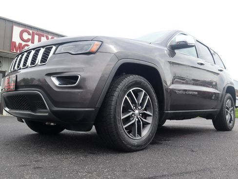 Used 2018 Jeep Grand Cherokee Limited AWD/4WD image 14