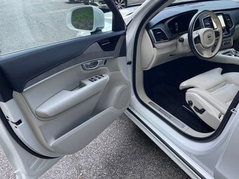Certified 2024 Volvo XC90 B6 Ultimate AWD/4WD image 11