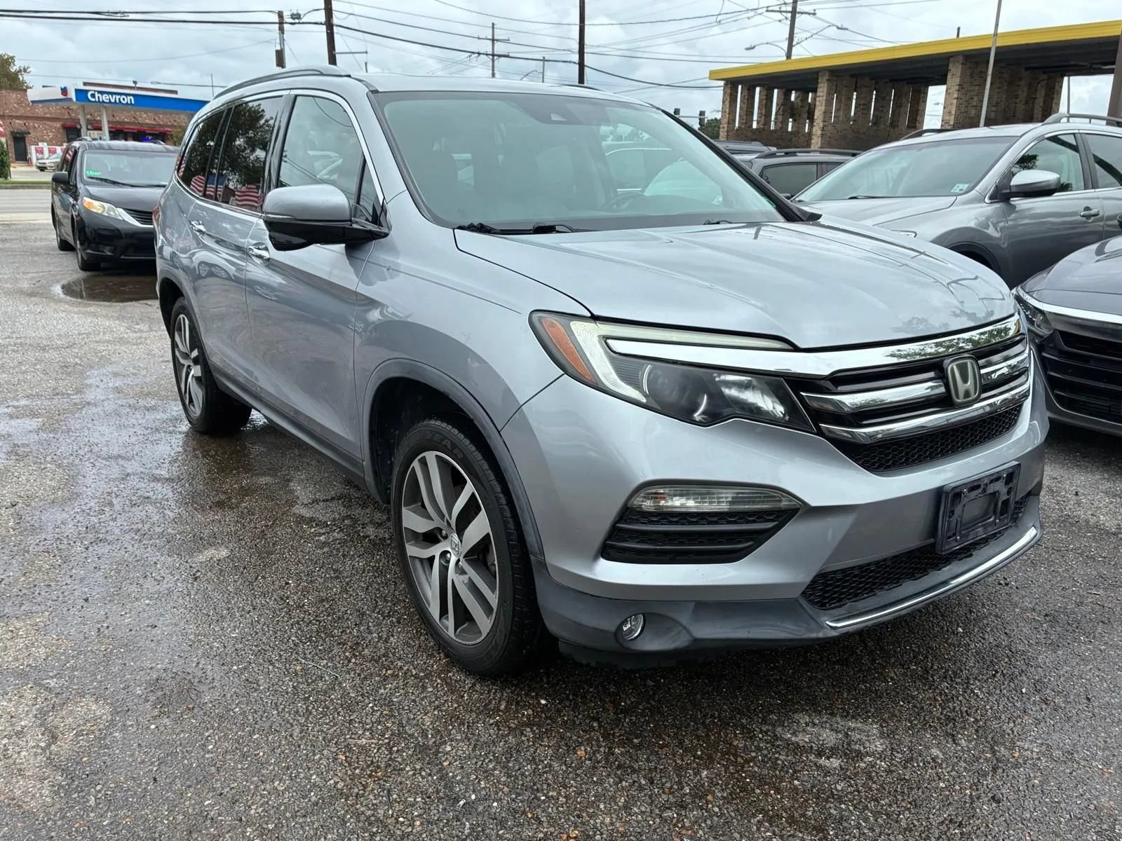 Used 2016 Honda Pilot Touring image 1