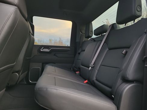 New 2026 GMC Sierra 2500 SLT image 27