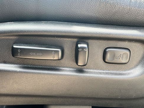 Used 2021 Honda Pilot Touring image 2