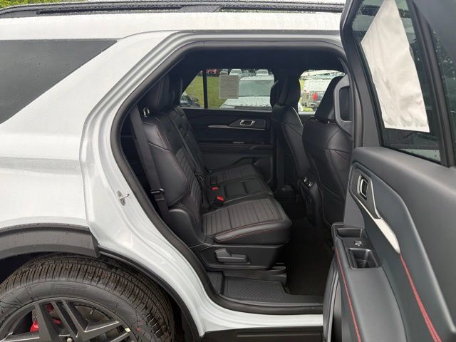 Used 2026 Ford Explorer ST-Line w/ ST-Line Street Pack AWD/4WD image 48