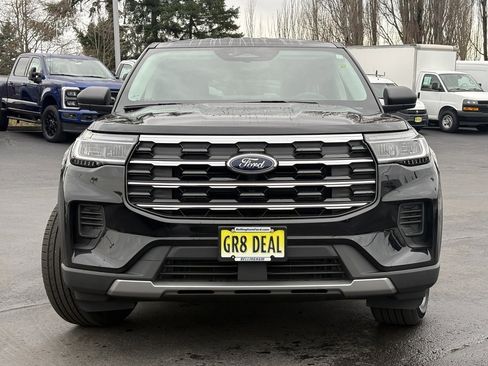 New 2026 Ford Explorer Active image 2