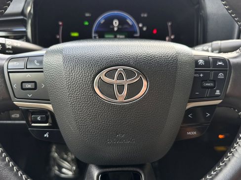 Certified 2025 Toyota Camry SE FWD image 23