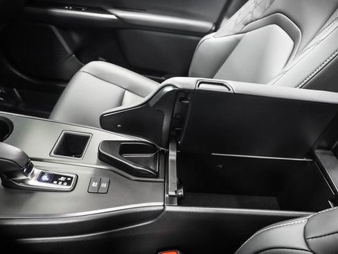 Certified 2025 Lexus UX 300h FWD w/ Accessory Package (Z2) image 18