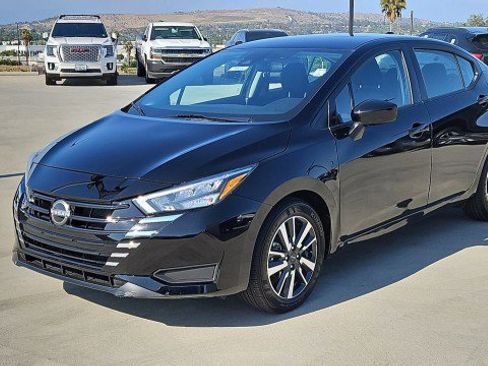Used 2025 Nissan Versa SV FWD image 1