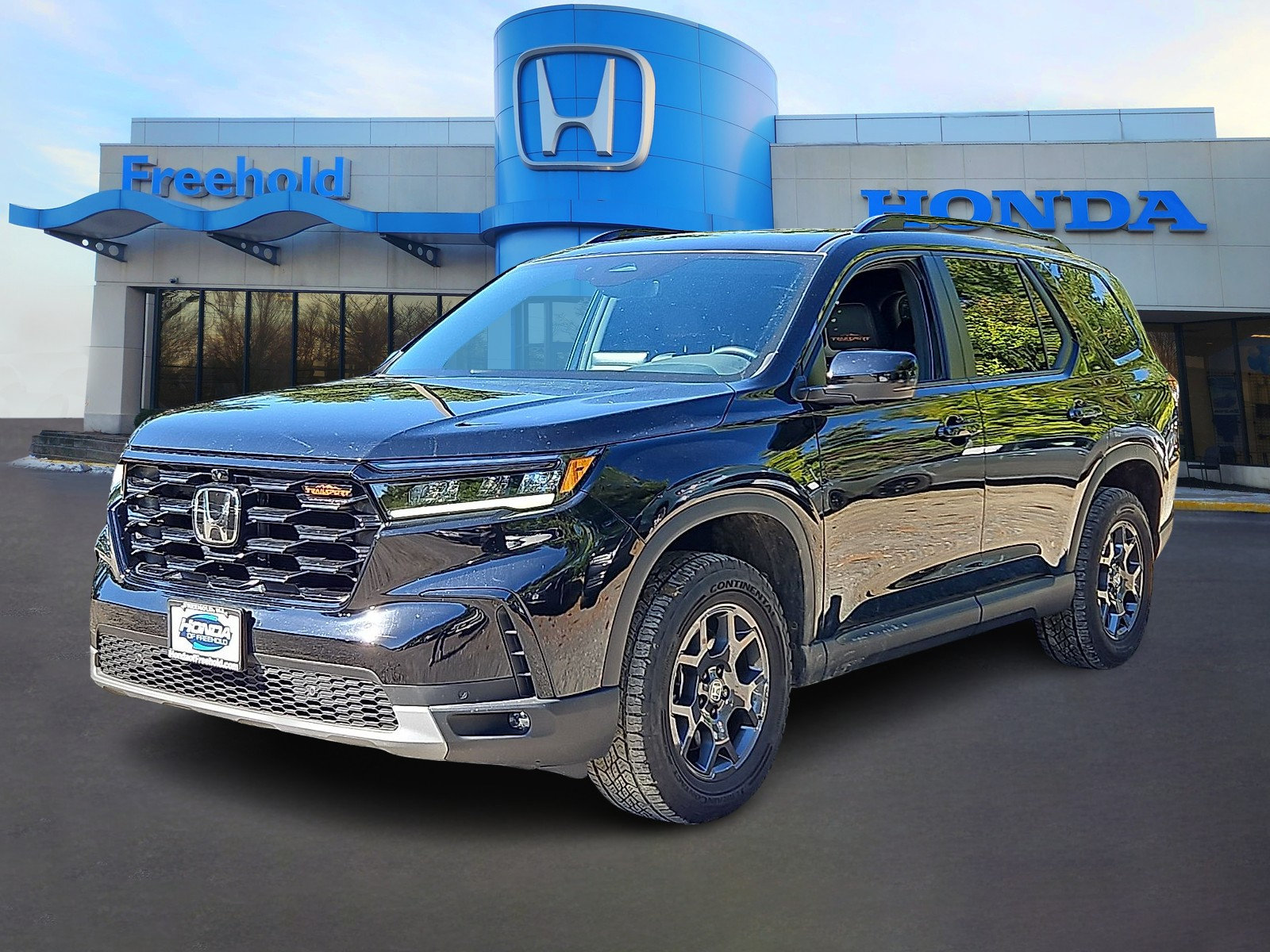 Used 2024 Honda Pilot TrailSport image 3