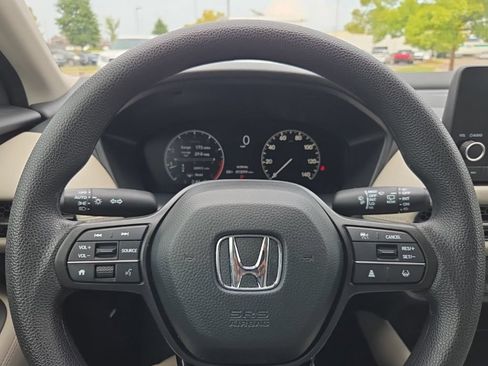 Used 2025 Honda HR-V LX image 26