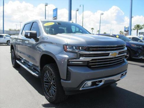Used 2019 Chevrolet Silverado 1500 High Country w/ Technology Package image 3