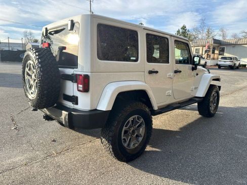 Used 2013 Jeep Wrangler Unlimited Rubicon w/ Max Tow Pkg image 5