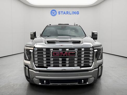 Used 2024 GMC Sierra 2500 Denali w/ Denali Reserve Package AWD/4WD image 3