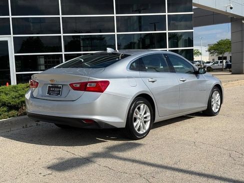 Used 2017 Chevrolet Malibu LT FWD image 3