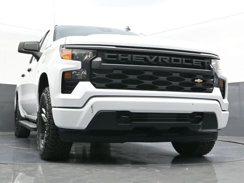 Used 2022 Chevrolet Silverado 1500 Custom image 36