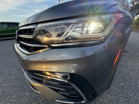 Used 2022 Volkswagen Tiguan SEL R-Line AWD/4WD image 2