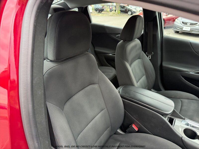 Used 2017 Chevrolet Malibu LT FWD image 19