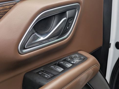 Used 2021 Chevrolet Tahoe High Country w/ Premium Package image 13