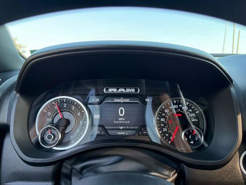 Used 2025 RAM 1500 Warlock AWD/4WD image 16