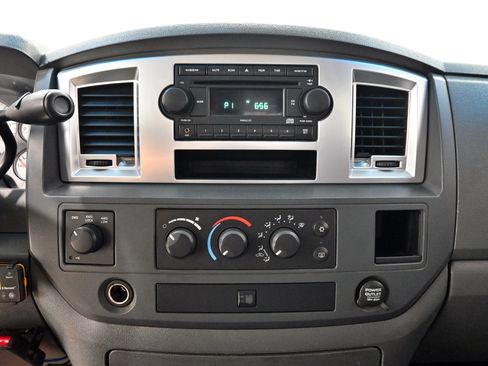 Used 2007 Dodge Ram 2500 Truck SLT w/ Trailer Tow Group AWD/4WD image 8