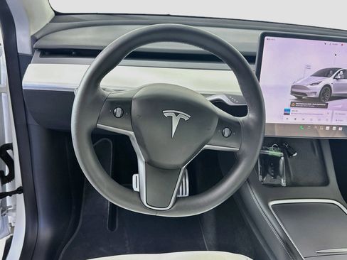 Used 2023 Tesla Model Y Performance AWD/4WD image 16