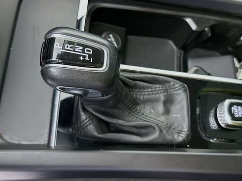 Used 2020 Volvo XC60 T5 Momentum AWD/4WD image 19