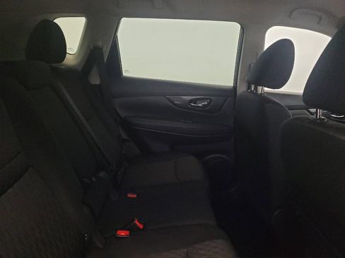 Used 2019 Nissan Rogue SV image 19