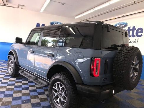 Certified 2025 Ford Bronco Badlands image 3