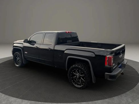 Used 2018 GMC Sierra 1500 SLT AWD/4WD image 3