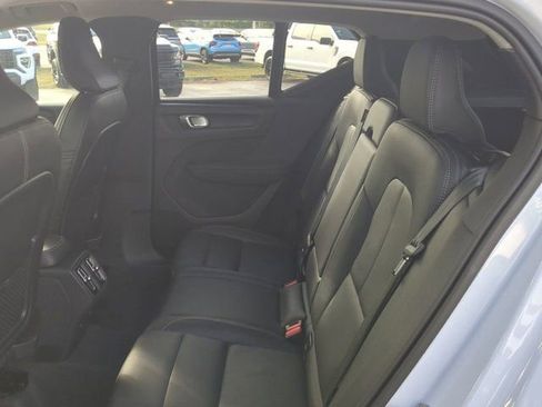 Used 2025 Volvo XC40 B5 Core AWD/4WD image 13