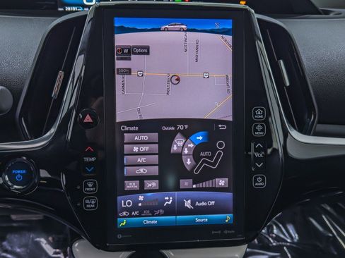 Used 2017 Toyota Prius Prime Premium image 36