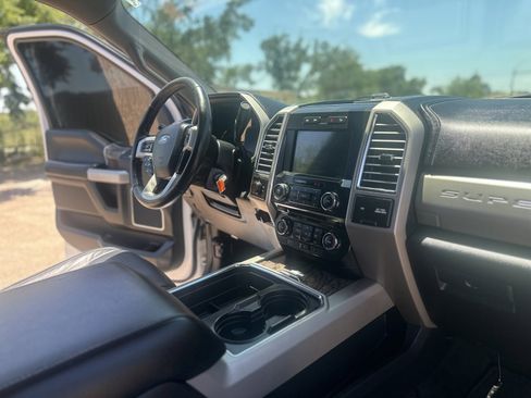 Used 2017 Ford F250 Lariat w/ Chrome Package AWD/4WD image 15
