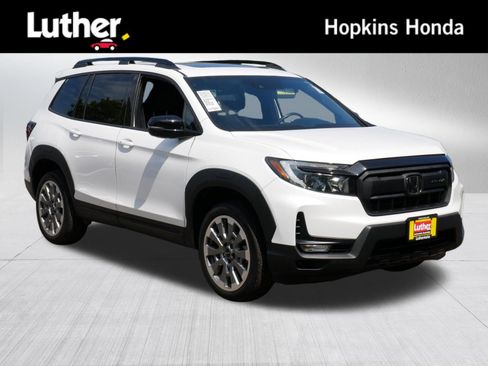 Certified 2025 Honda Passport Black Edition image 1